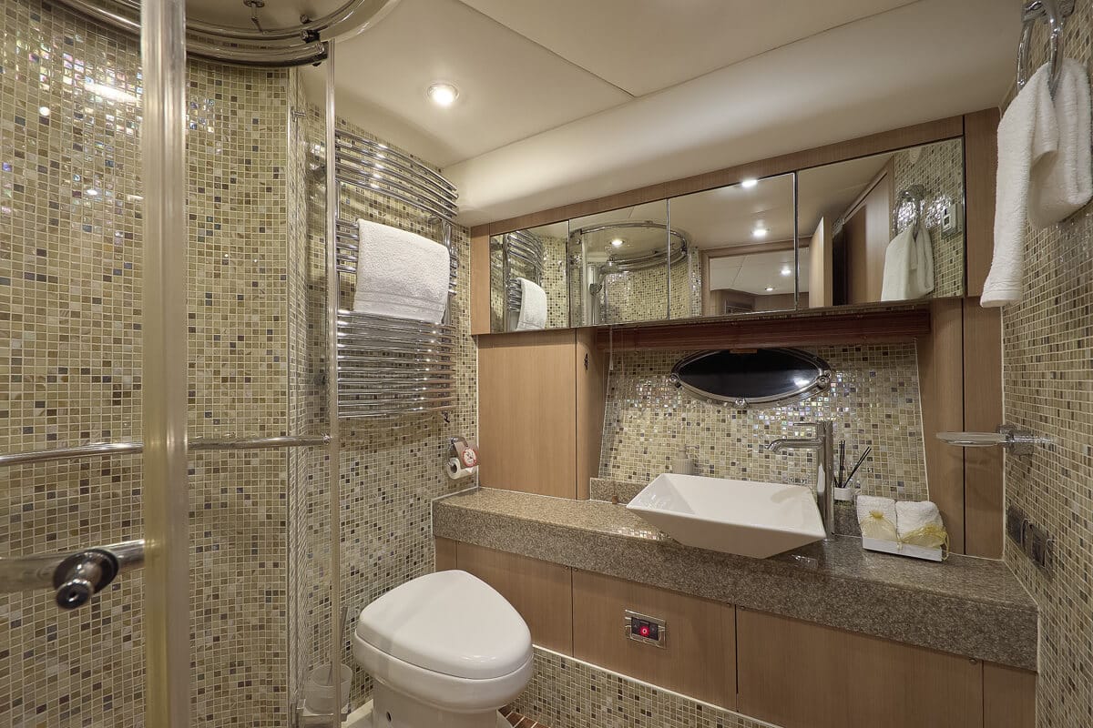 SUNSEEKER PREDATOR 72 - No 9