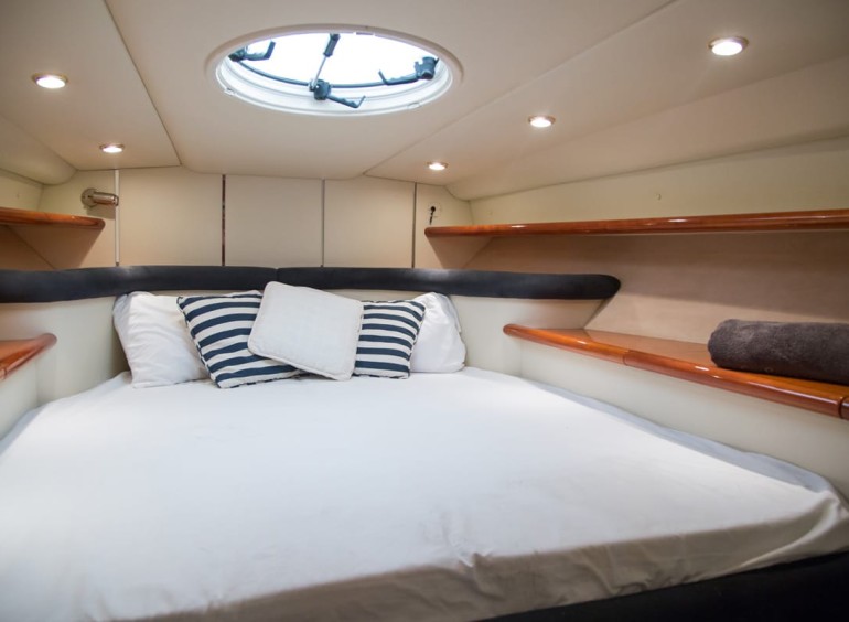 SUNSEEKER SUPERHAWK 43 LADYBOSS