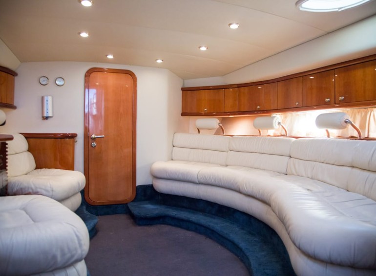 SUNSEEKER SUPERHAWK 43 LADYBOSS
