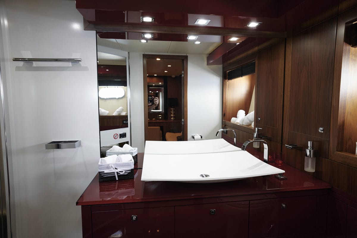 SUNSEEKER PREDATOR 92 - UM7