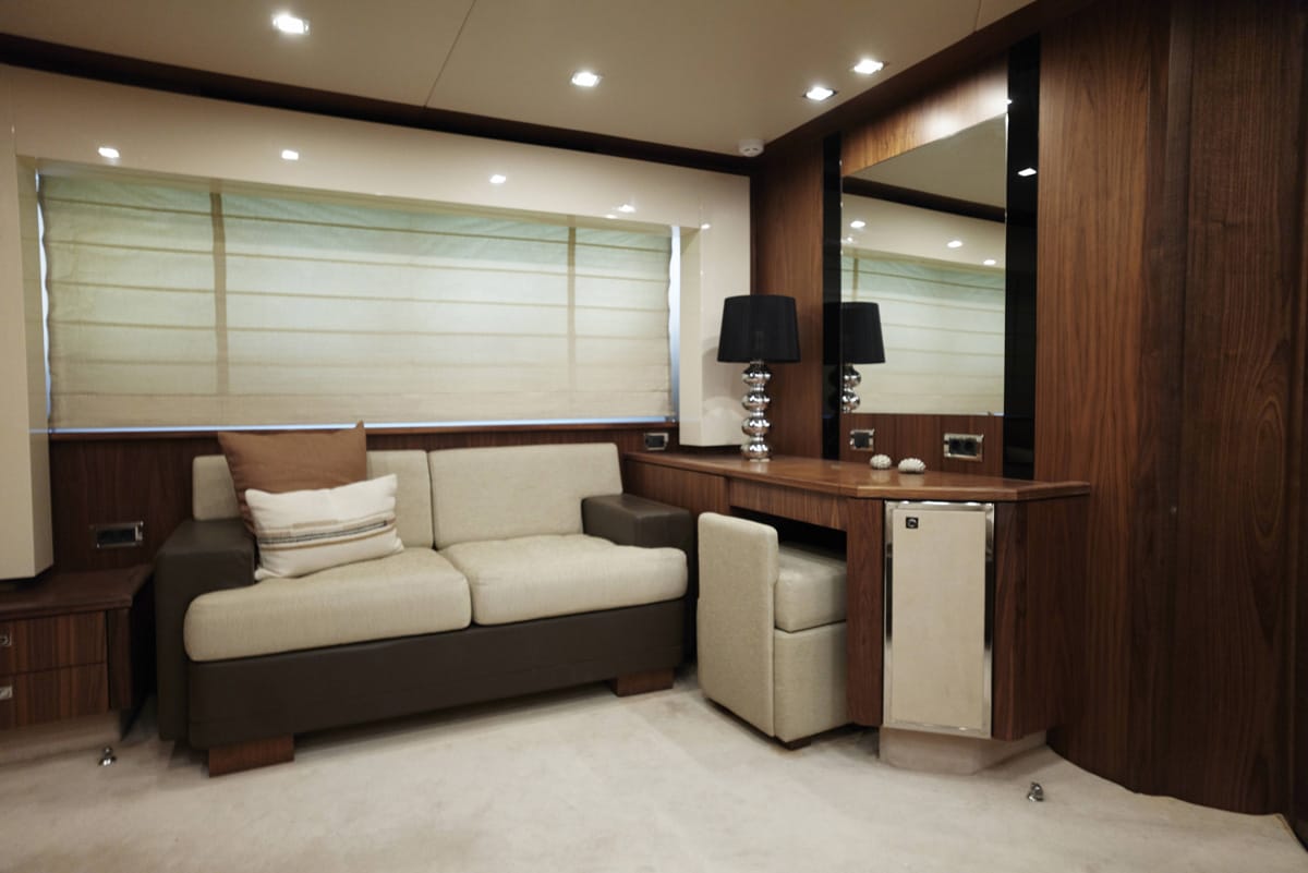 SUNSEEKER PREDATOR 92 - UM7