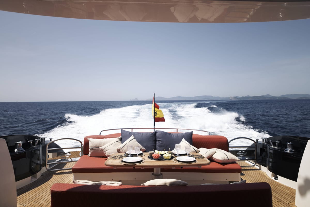SUNSEEKER PREDATOR 92 - UM7